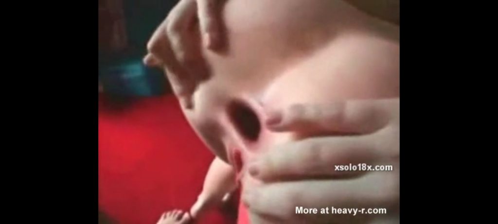 Hot girl spreads her ass for boyfriend’s big dick